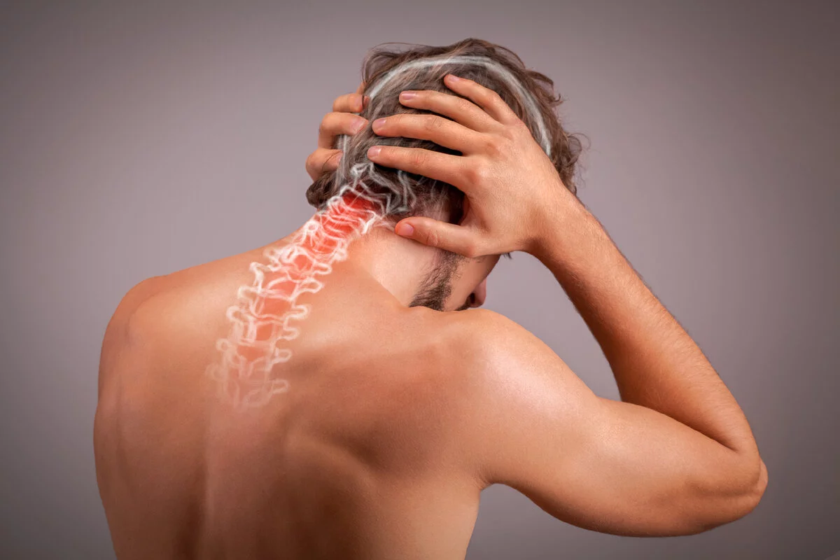 Причины возникновения головных болей при шейном остеохондрозе: