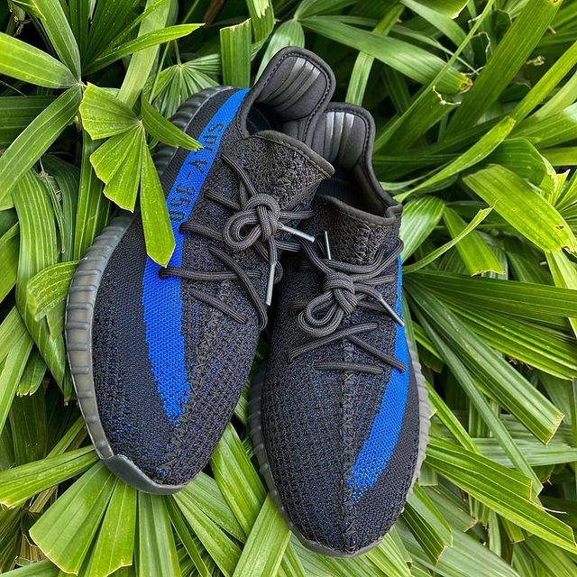 Yeezy boost v2 clearance blue