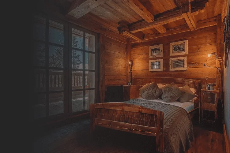 Деревянная кровать под старину из натурального массива