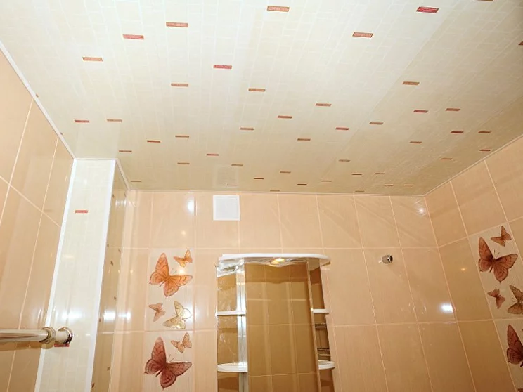 Как сделать потолок в ванной из пластиковых панелей ПВХ?