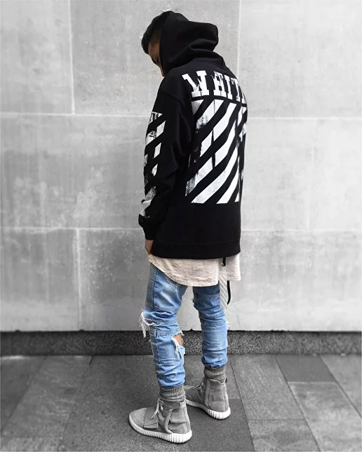 Street Style x Off-White, in Memory of Virgil Abloh