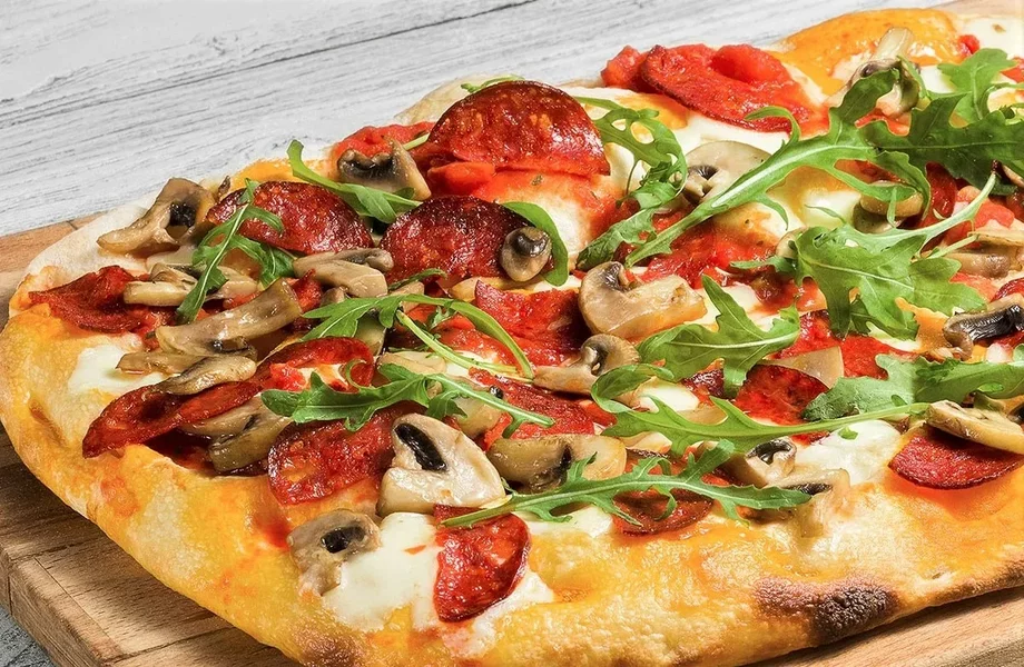 Тонкая итальянская пицца с салями рецепт – Итальянская кухня: Паста и пицца. «Еда»
