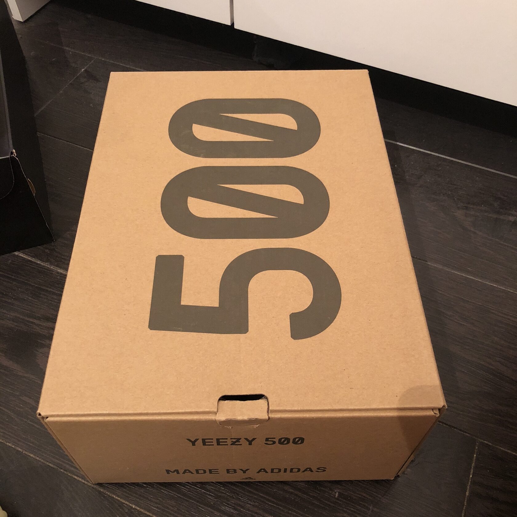 Изображение 5 | Как определить оригиналы Adidas Yeezy 500?<br>
