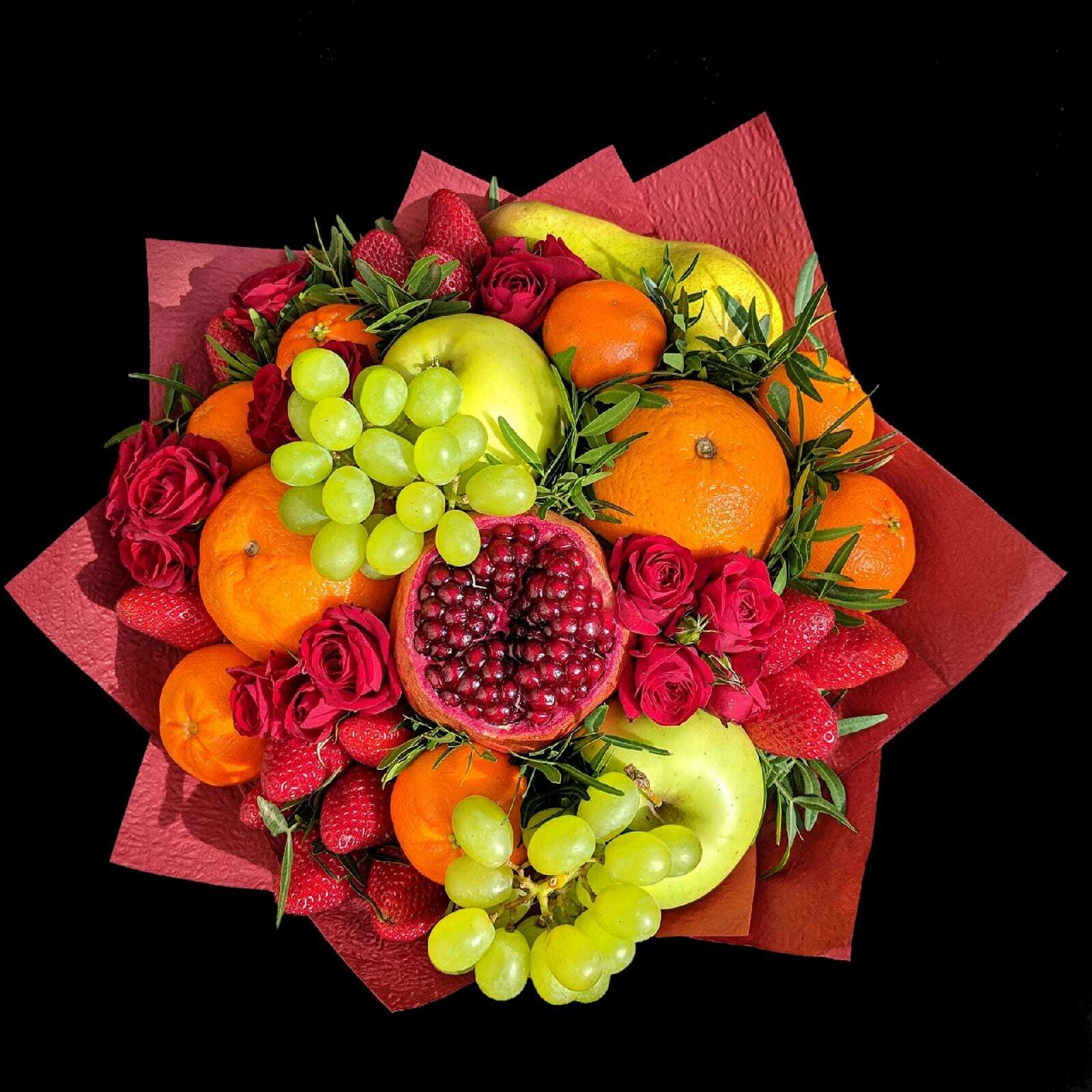 Букет цветов с фруктами