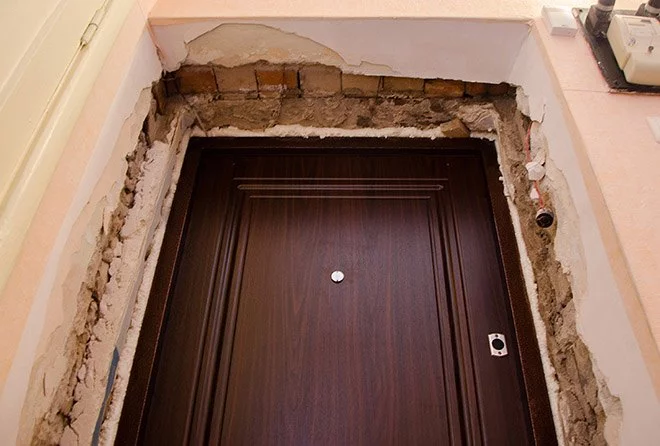 Несколько простых методов сделать откосы на дверях
