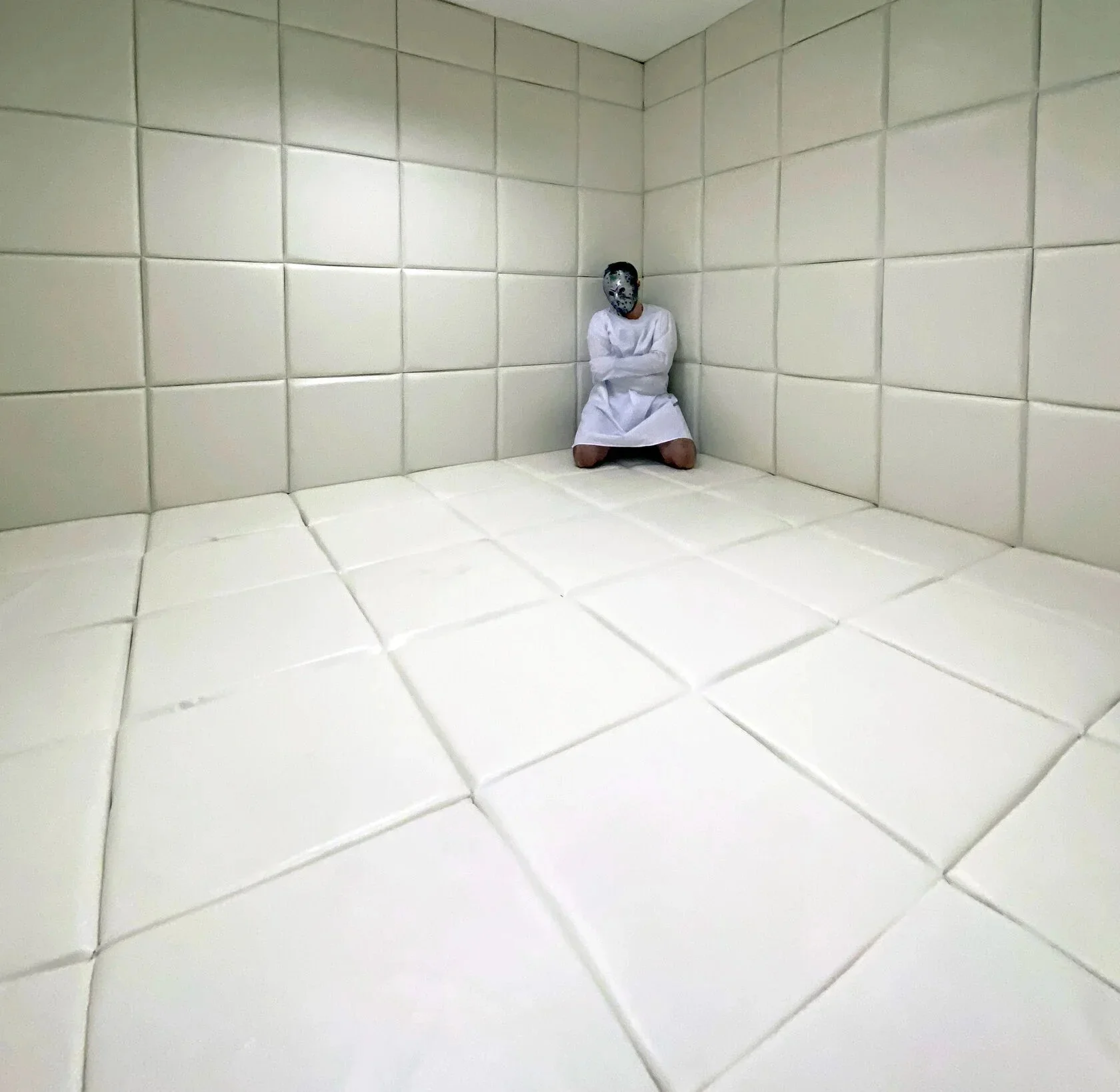 Комнаты в психиатрической больнице. Какого цвета психушка. Комната для душевнобольных. Комната для душевнобольных. Какого цвета психушка.