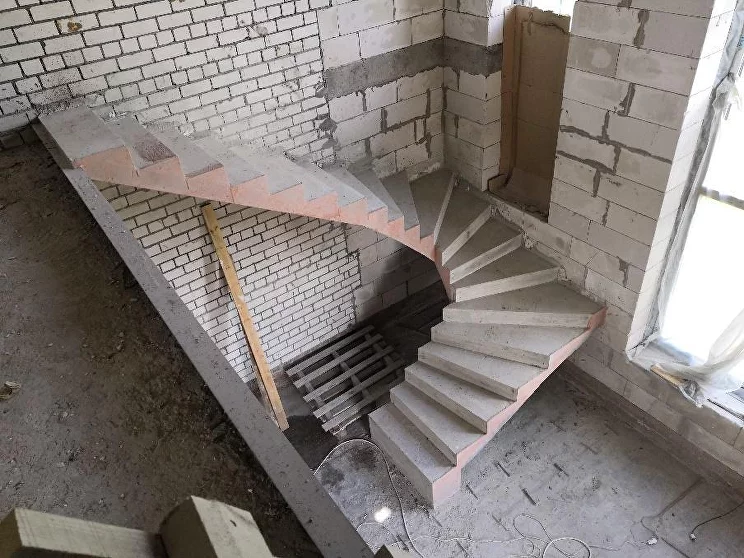 Строительство бетонных лестниц по выгодной цене
