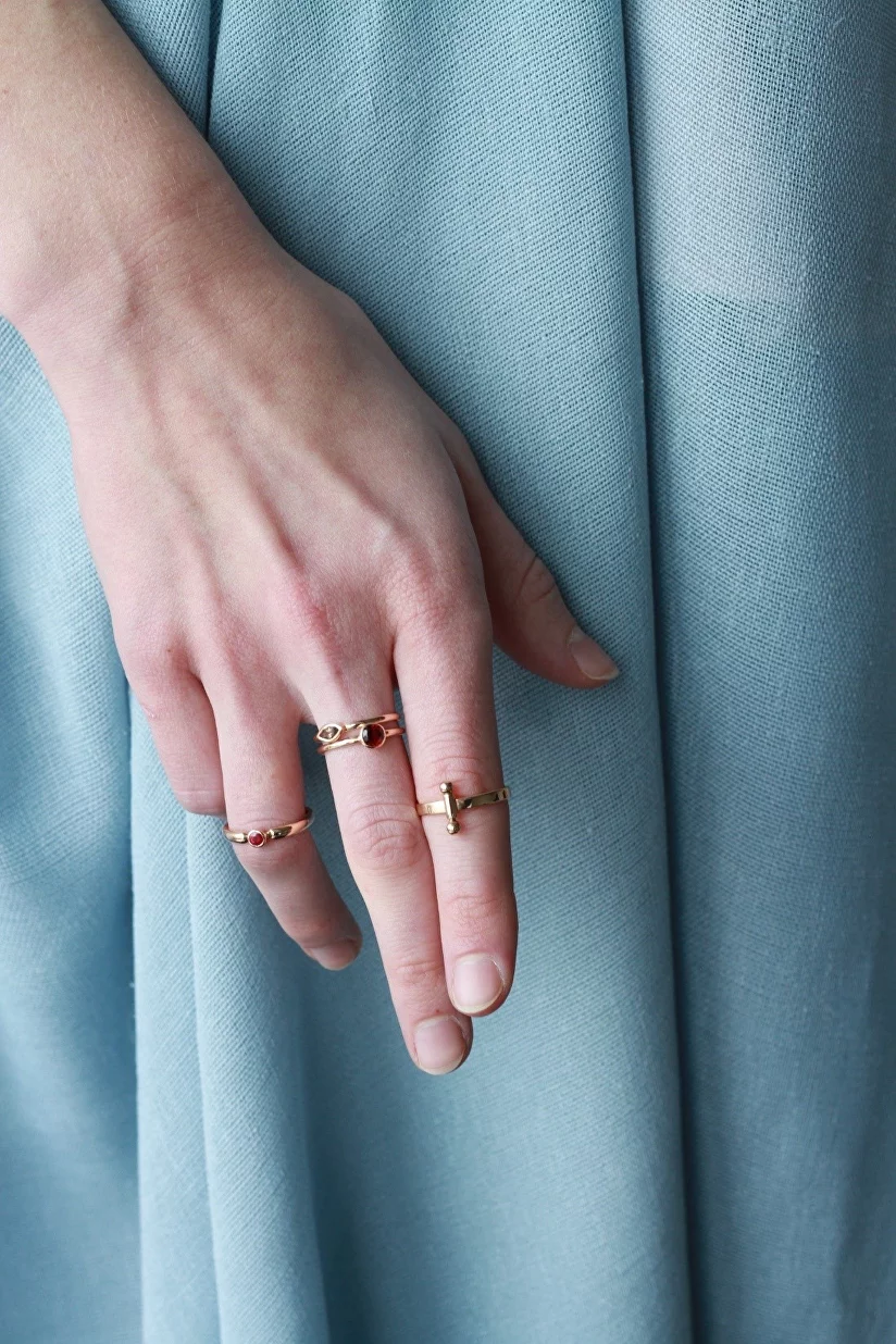 Оригинальное кольцо на всю фалангу пальца - стильный аксессуар для современных модниц