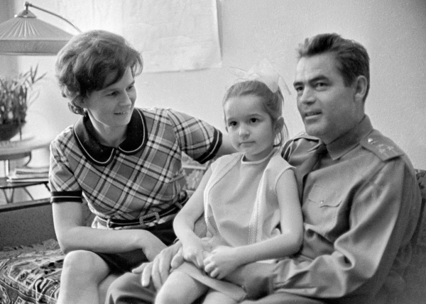 Валентина Терешкова с Андрияном Николаевым и дочерью Леной