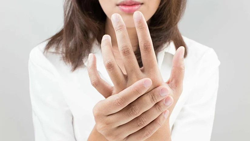 Причины онемения кончиков пальцев на руках: основные факторы и методы лечения