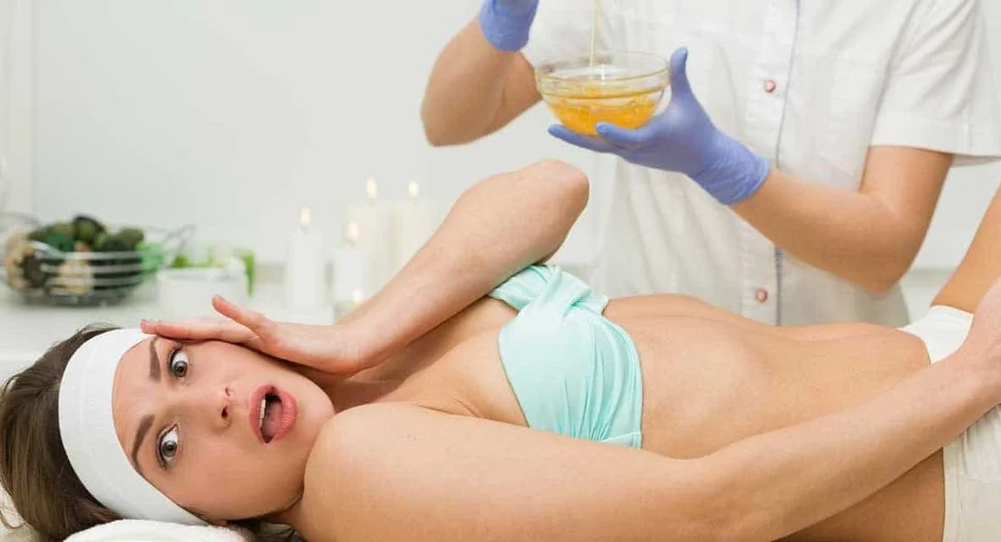 Как записаться на шугаринг во время месячных