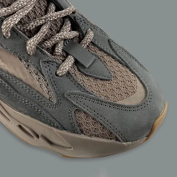 Yeezy 700 mauve best sale resale